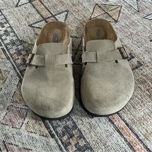 Women’s Size 39 Boston Taupe Suede Birkenstocks